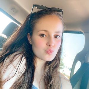 Meet your Posher, Sabrina